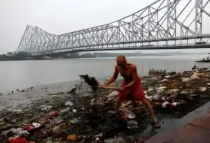 Who Is Responsible for Howrah Bridge Garbage