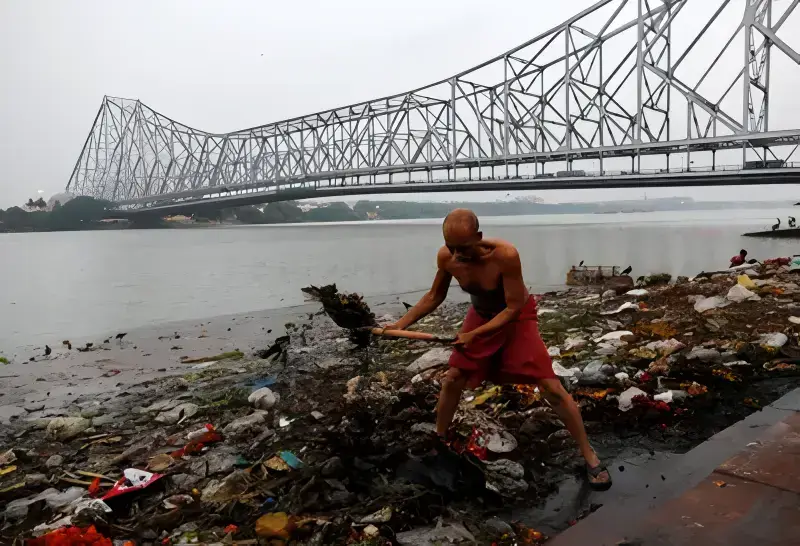 Who Is Responsible for Howrah Bridge Garbage
