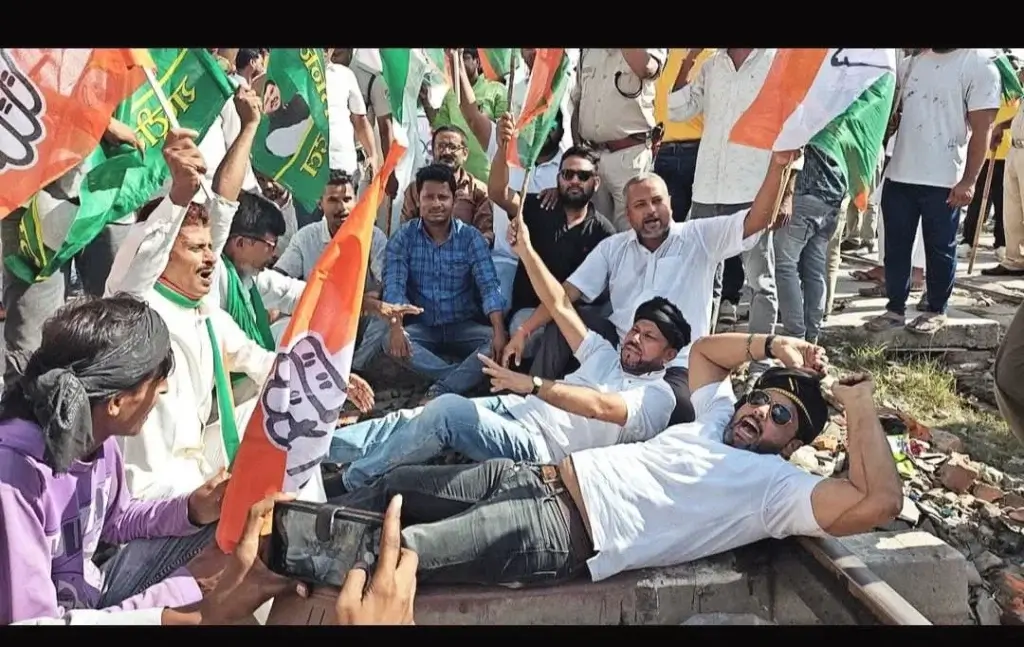 Darbhanga me vote right ke liye protest