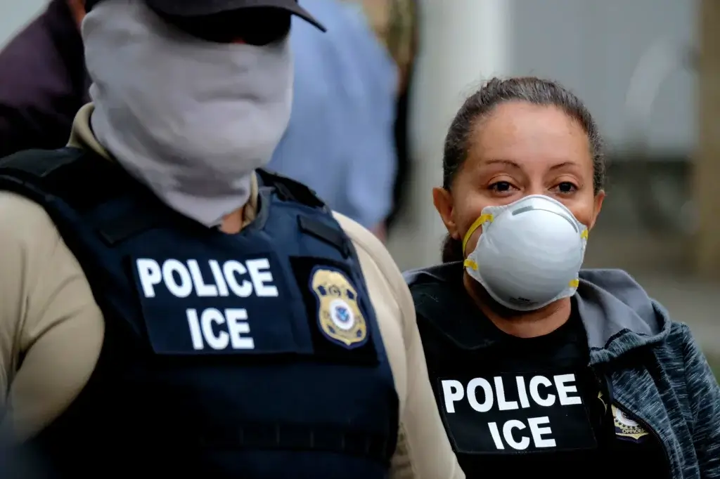 ICE Officers Wear Masks