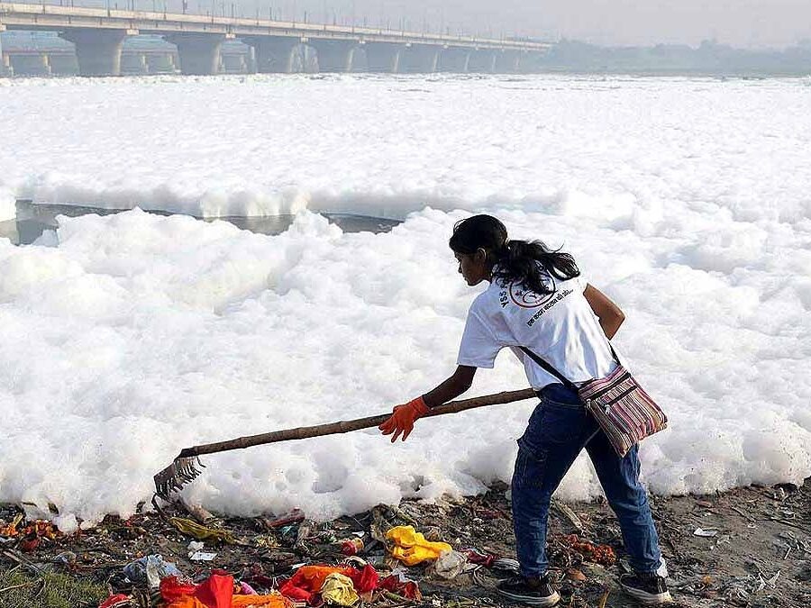 Toxic Foam Returns to Yamuna