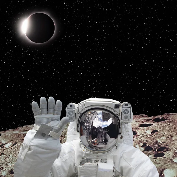 NASA astronauts Earth from Moon photos