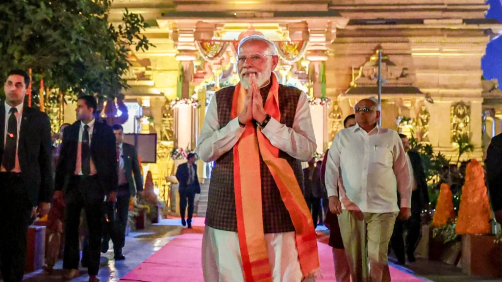 PM Modi Kashi Vishwanath Temple