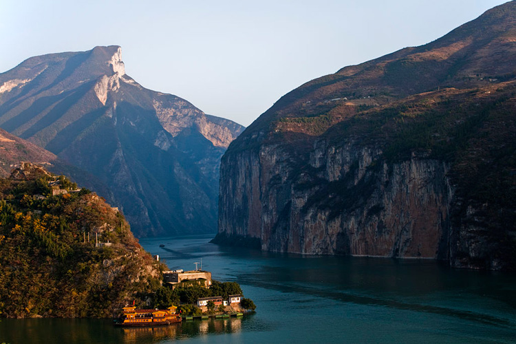 How much water reserve does Tibet hold?